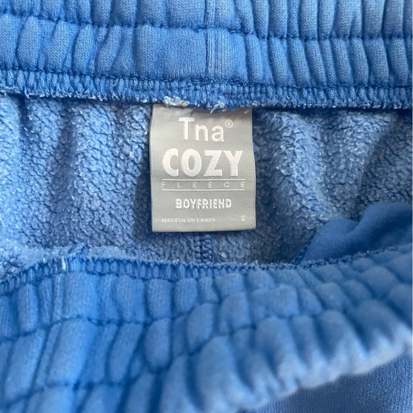 Aritzia Cozy Fleece Boyfriend Basic Cuffed Sweatpant - Picture 2 of 4